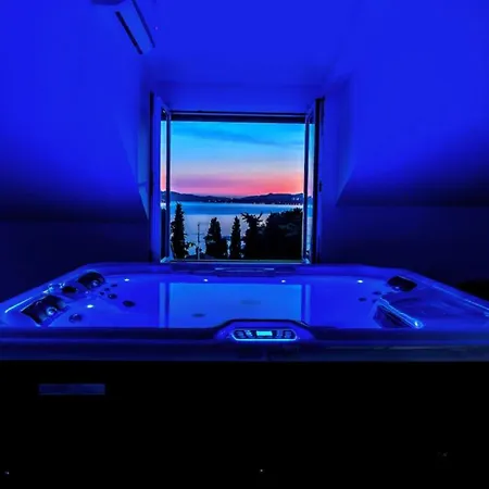 Modern House Private Pool & Jacuzzi 別荘