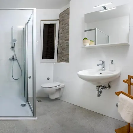 Modern House Private Pool & Jacuzzi